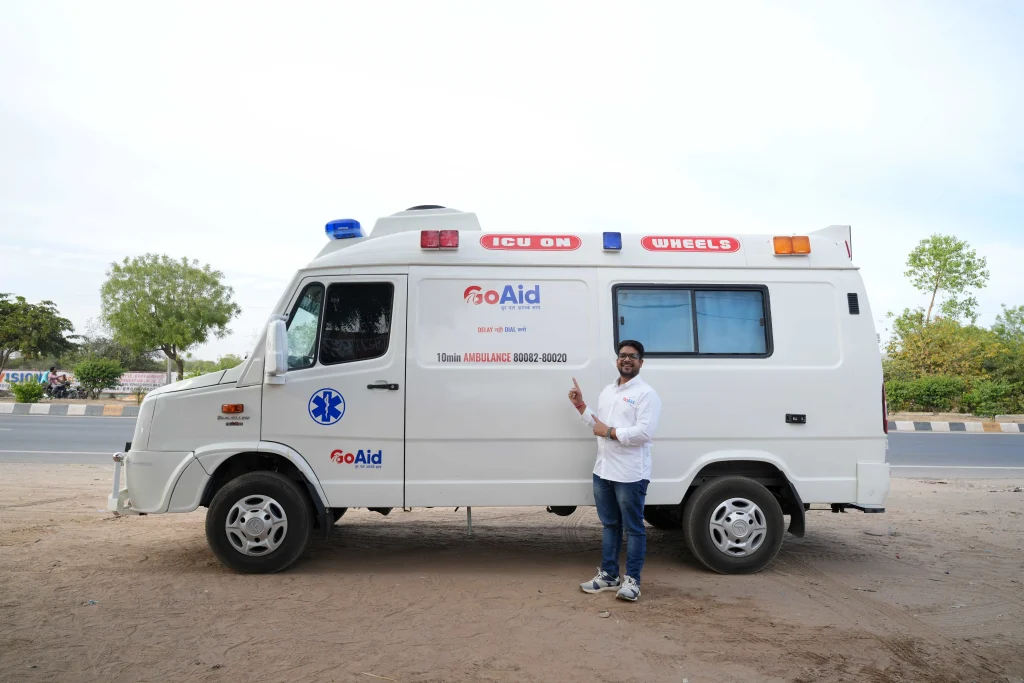 Emergency ambulance service in Delhi with fast response by GoAid